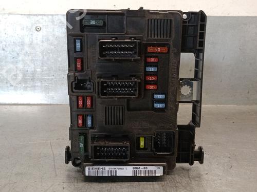 Used Fuse box Fuse box 37427869 37427869