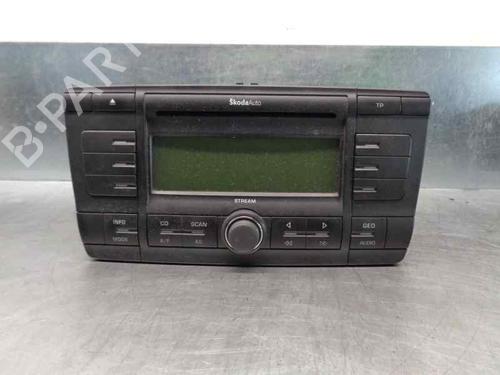 Used Radio SKODA OCTAVIA II (1Z3) 2.0 TDI 16V (140 hp) 7824234