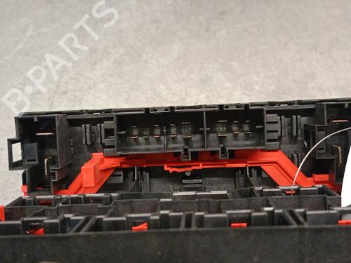 Fuse box SEAT LEON (1P1) 2.0 TDI 16V | BP33675306E1 - Image 5