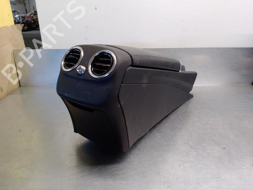 Used Armrest / Center console MERCEDES-BENZ C-CLASS (W205) C 200 (205.042) (184 hp) 14932329