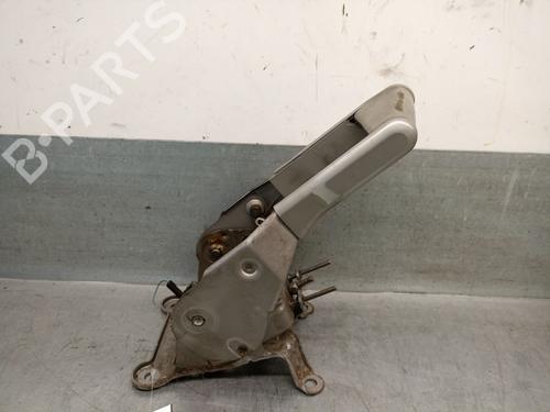 hand-brake-renault-megane-ii-coupe-cabriolet-em01_-2003-2004-2005-2006-2007-2008-2009-2010-32474358 main image