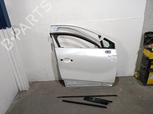 Used Right front door RENAULT CAPTUR II (HF_) E-TECH 160 (158 hp) 25272596