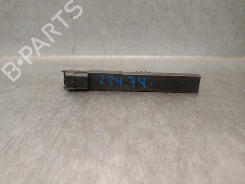 Antenne/Base PEUGEOT 308 III (FB_, FH_, FP_, F3_, FM_) BlueHDi 130 (FBYHZL, FBYHZT) (131 hp) 25244522