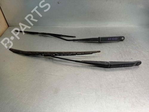 Used Front windshield wiper arm FIAT PUNTO (188_) 1.2 60 (188.030, .050, .130, .150, .230, .250) (60 hp) 15280736
