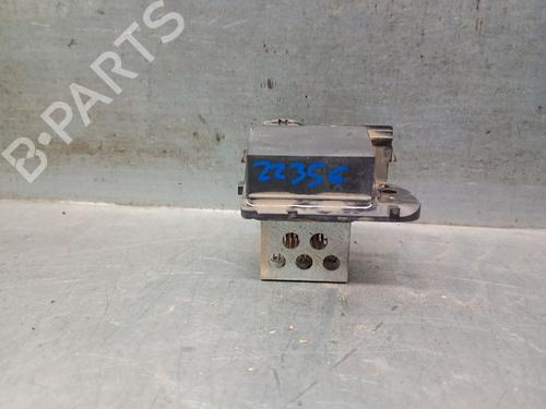 Used Heater resistor PEUGEOT 3008 II SUV (MC_, MR_, MJ_, M4_) 1.2 THP/ PureTech 130 (MRHNSM, MRHNSU, MRHNSJ, MRHNYW,... (131 hp) 24468674