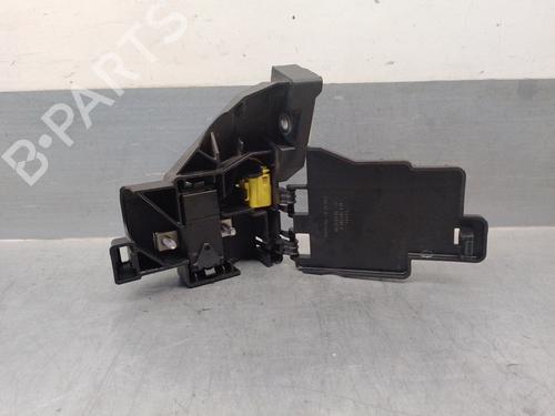 Used Fuse box AUDI A8 D3 (4E2, 4E8) 4.0 TDI quattro (275 hp) 17120601