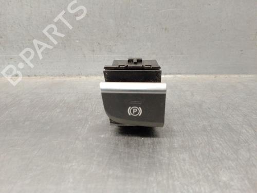 Used Hand brake Hand brake AUDI A3 Sportback (8VA, 8VF) 1.5 TFSI (150 hp) 33240716 33240716