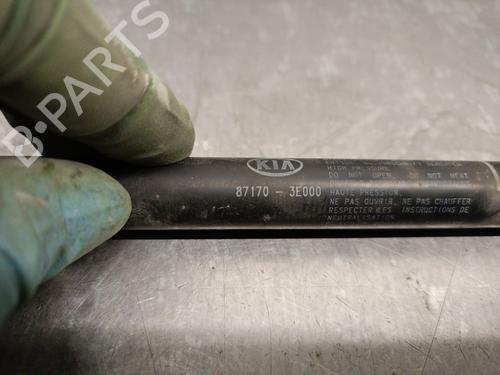Tailgate lift support KIA SORENTO I (JC) 2.5 CRDi 4WD | BP20330599C138 