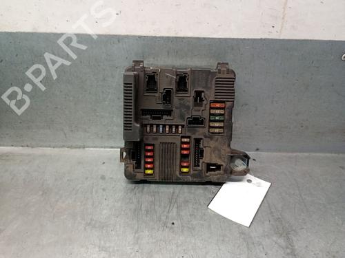 fuse-box-renault-scenic-ii-jm01_-2003-2004-2005-2006-2007-2008-2009-2010-33114452 main image