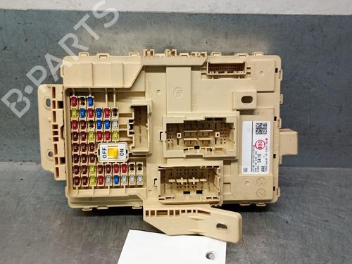 Used Fuse box HYUNDAI i30 Estate (PDE) 1.0 T-GDI hybrid 48V (120 hp) 32671104