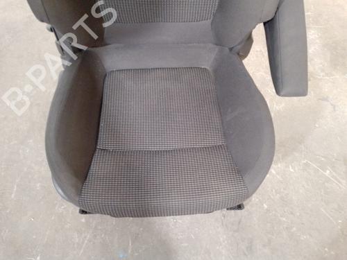 Right front seat PEUGEOT 5008 (0U_, 0E_) 1.6 HDi | BP13398062C16 