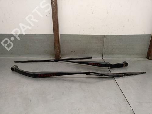 Used Front windshield wiper arm Front windshield wiper arm 36833747 36833747