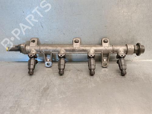 Used Injection rail HYUNDAI COUPE II (GK) 1.6 16V (105 hp) 28807004