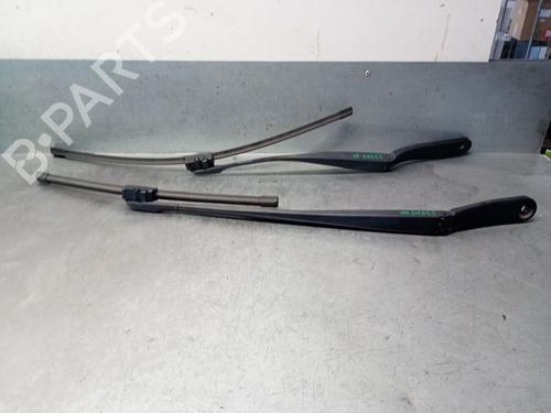 Used Front windshield wiper arm BMW 5 (F10) 530 d (245 hp) 28961760