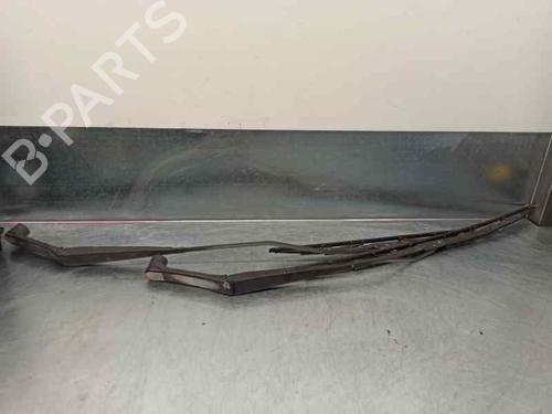 Used Front windshield wiper arm SMART FORFOUR (454) 1.3 (454.031) (95 hp) 5788889