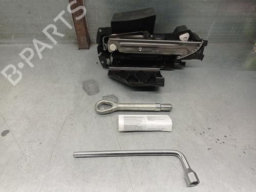 Used Jack Kit MERCEDES-BENZ C-CLASS (W204) C 220 CDI (204.008) (170 hp) 30704018