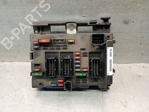 Used Fuse box PEUGEOT 206 Hatchback (2A/C) 1.4 i (75 hp) 24196565