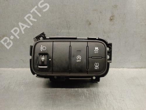 Used Headlight switch HYUNDAI BAYON (BC3) 1.2 MPI (84 hp) 31915606