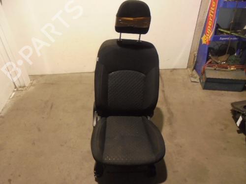 Siège avant droit MITSUBISHI ASX (GA_W_) 1.6 MIVEC (GA1W) (117 hp) 10167314