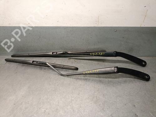front-windshield-wiper-arm-renault-arkana-i-lcm_-ldn_-2019-32267121 main image