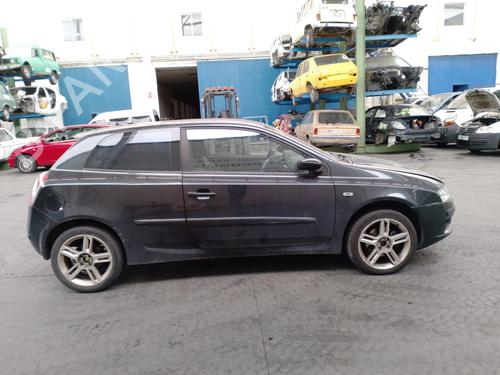 Fuse box FIAT STILO (192_) 1.9 D Multijet | BP16456735E1 