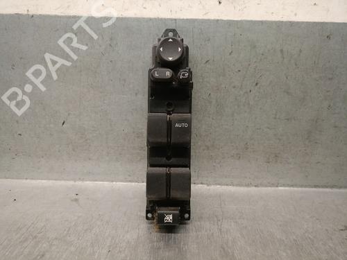 Used Right front window switch MAZDA 2 (DE_, DH_) 1.5 (DE5FS) (103 hp) 31013875