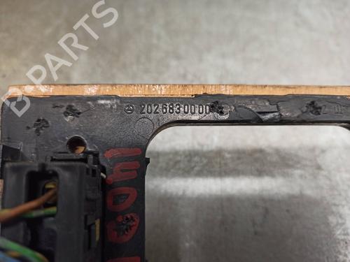 Used Left front window switch MERCEDES-BENZ C-CLASS (W202) [1993-2000]  8421729