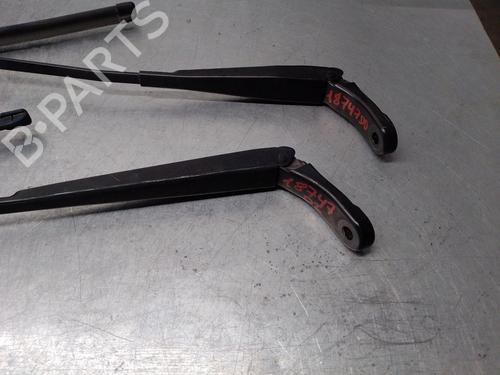 Front windshield wiper arm PEUGEOT 5008 (0U_, 0E_) 1.6 HDi | BP15211293C143 