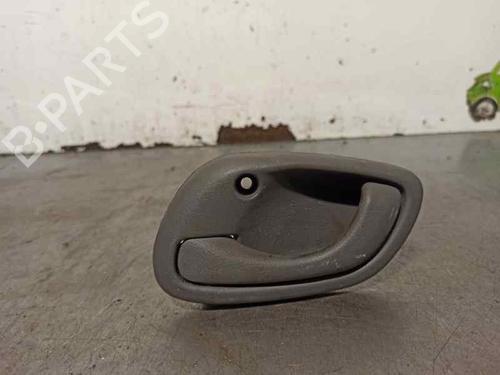 Venstre foran invendig håndtak OPEL AGILA (A) (H00) 1.0 12V (F68) (58 hp) 5592619