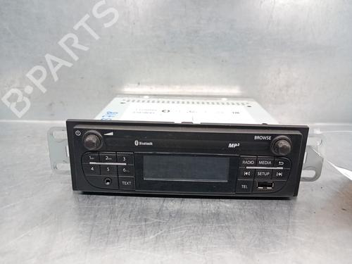 Used Radio RENAULT EXPRESS Box Body/MPV 1.5 Blue dCi 75 (F6AA) (75 hp) 29438278