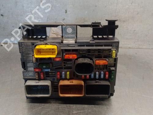 Used Fuse box Fuse box 36996294 36996294
