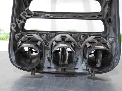 Mittelkonsole MERCEDES-BENZ C-CLASS (W205) C 220 BlueTEC / d (205.002, 205.004) | BP14326712I22 
