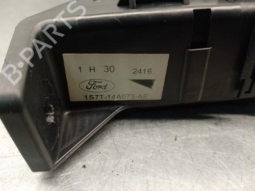 Fuse box FORD MONDEO III (B5Y)  | BP17178212E1 