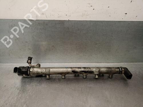 Rail D'Injecteurs BMW 3 Touring (E46) 320 d (150 hp) 31181839