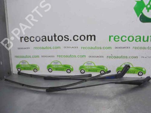Used Front windshield wiper arm MERCEDES-BENZ A-CLASS (W169) A 180 CDI (169.007, 169.307) (109 hp) 4375772