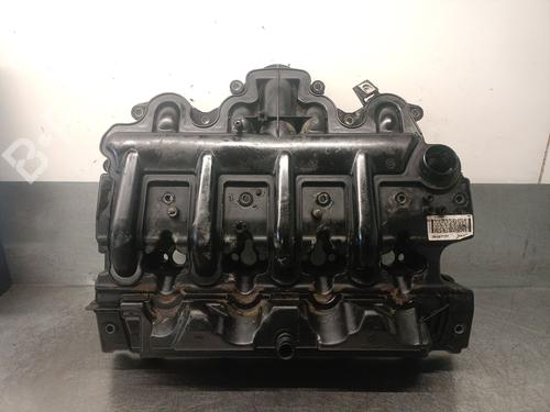 Used Valve cover RENAULT TRAFIC II Van (FL) 2.5 dCi 145 (FL0J) (146 hp) 30100623