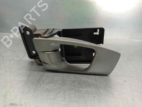Used Rear left interior door handle KIA CARENS II MPV (FJ) 2.0 CRDi (113 hp) 10229905