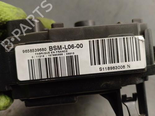 Fuse box CITROËN C4 I (LC_) 1.6 HDi | BP30962956E1