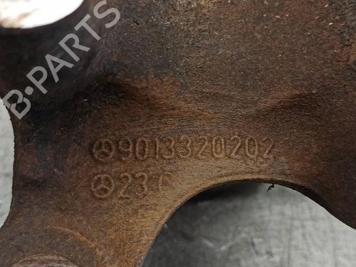 Right front steering knuckle MERCEDES-BENZ SPRINTER 2-t Van (B901, B902)  | BP15250952M26 
