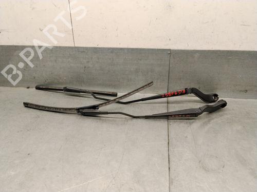 Used Front windshield wiper arm Front windshield wiper arm 36775665 36775665