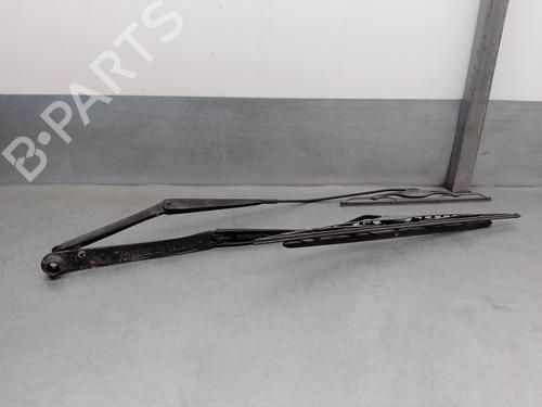 Used Front windshield wiper arm NISSAN JUKE (F15) 1.6 DIG-T (190 hp) 16325418
