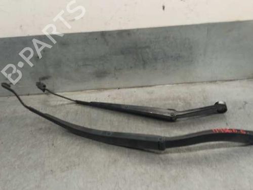 Used Front windshield wiper arm NISSAN X-TRAIL II (T31) 2.0 dCi 4x4 (150 hp) 7108653