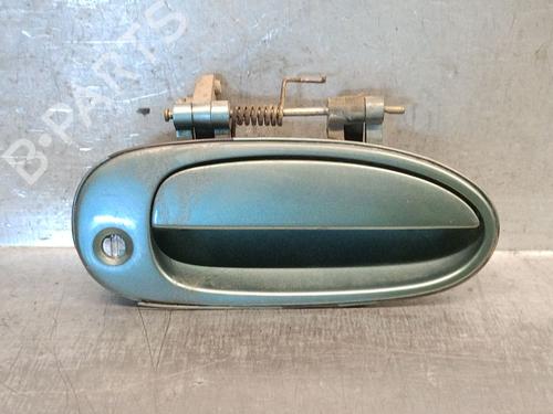 Used Front right exterior door handle KIA CARENS I MPV (FC, FJ) 1.8 i (110 hp) 28952697