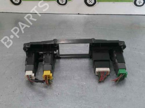 Switch HYUNDAI SANTA FÉ I (SM) 2.0 CRDi | BP30100627I30