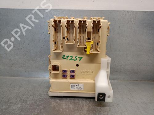 Used Fuse box TOYOTA RAV 4 IV (_A4_) 2.2 D 4WD (ALA49) (150 hp) 20708329