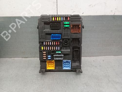 Zekeringkast PEUGEOT 3008 II SUV (MC_, MR_, MJ_, M4_) 1.2 THP/ PureTech 130 (MRHNSM, MRHNSU, MRHNSJ, MRHNYW,... (131 hp) 29697284