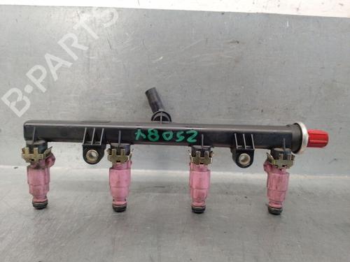Used Injection rail Injection rail FIAT STILO (192_) 1.4 16V (192AXH1B, 192BXH1B) (95 hp) 33621427 33621427