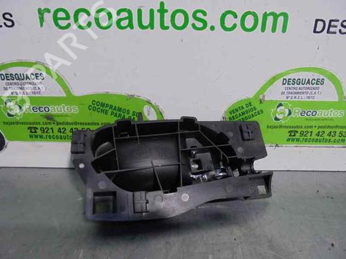 Front left interior door handle PEUGEOT 407 (6D_) 2.0 HDi 135 (6DRHRH, 6DRHRE, 6DRHRG, 6DRHRJ) | BP3216604I13 