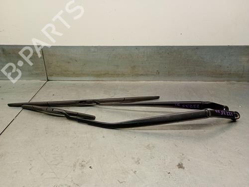 Used Front windshield wiper arm TOYOTA COROLLA Estate (_E21_) 1.8 Hybrid (ZWE211W) (122 hp) 25237785