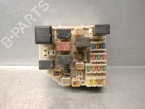 fuse-box-toyota-rav-4-ii-_a2_-2000-2001-2002-2003-2004-2005-38704004 main image